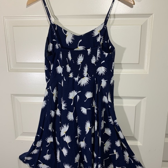 Floral Sundress Navy Blue Sz S Smocked Fit Flare
Tank Dress Feminine - Picture 6 of 11